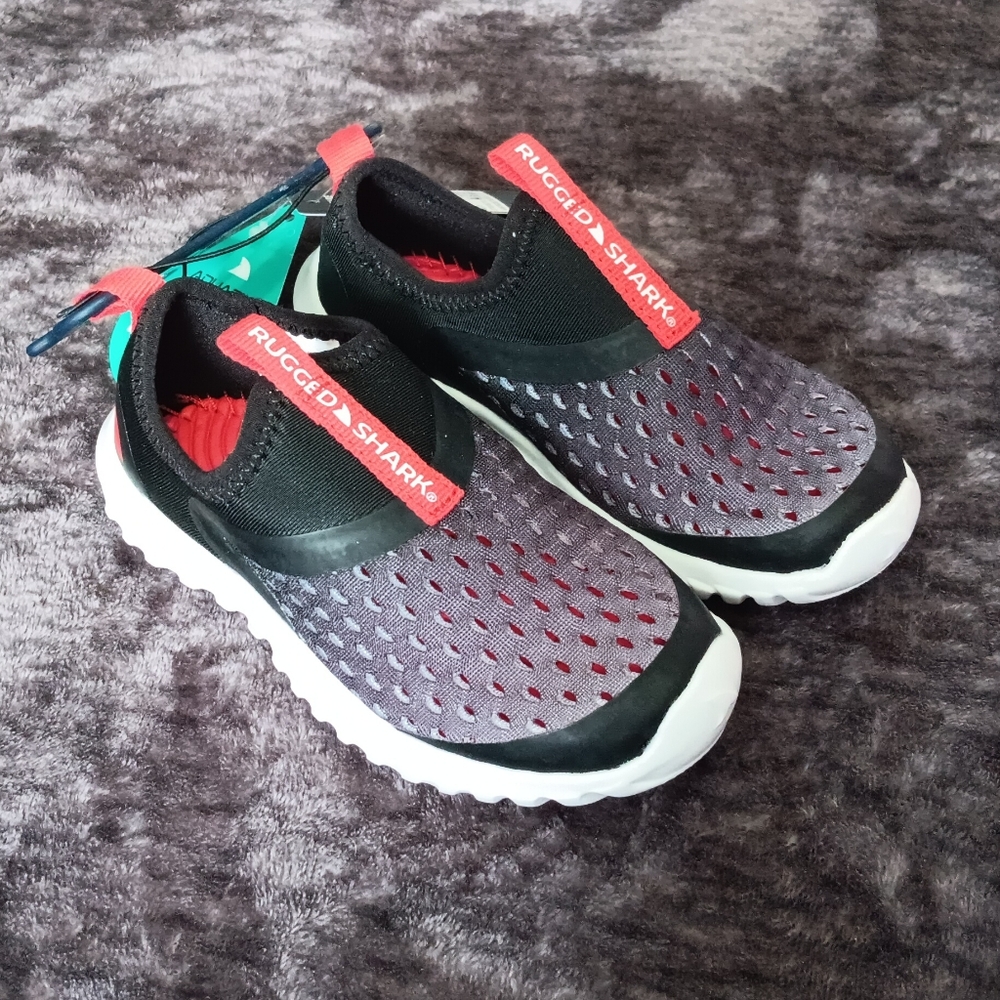 NWT Rugged Shark Mesh Slip On Water/Tennis Shoes Red/Black Kids Size:8